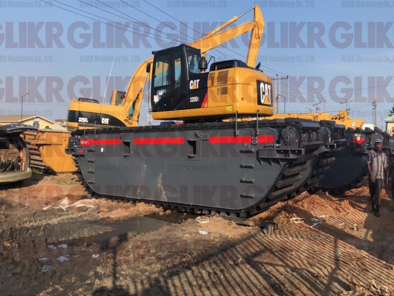 JAN. 6th, 2021: CAT320D2L 13.5M Long Arm   CAT325CL 15M Long Arm Shipped to Africa